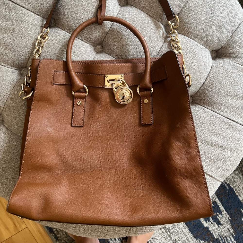 Excellent use condition tote with normal wear and tear